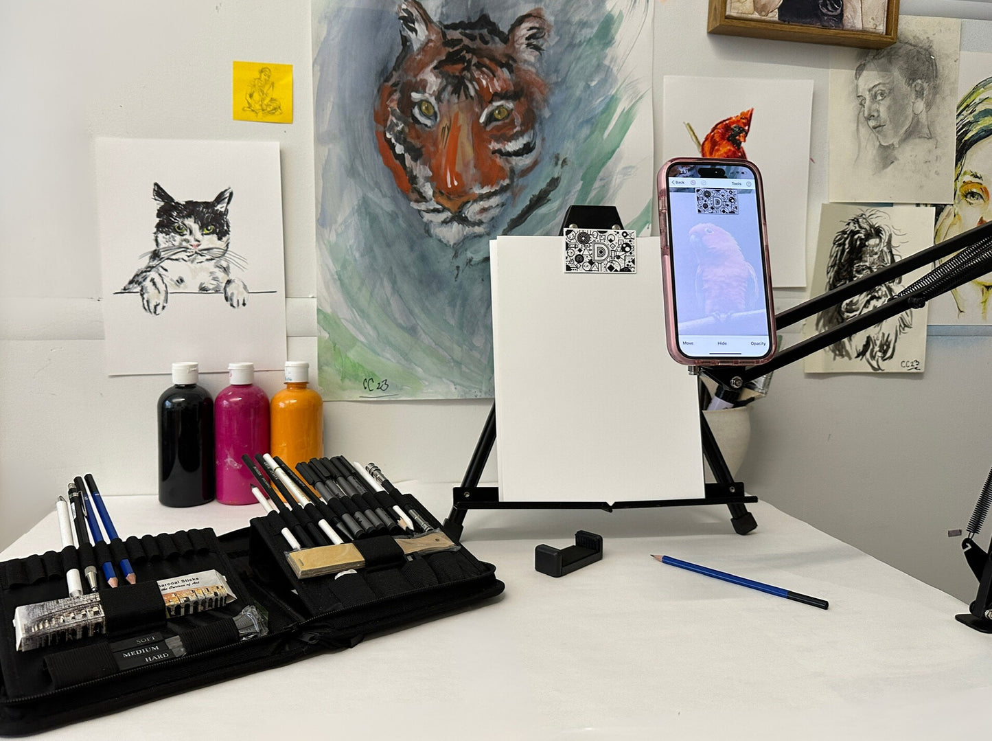 Da Vinci Eye App: AR Mode Stand (MagSafe Compatible)
